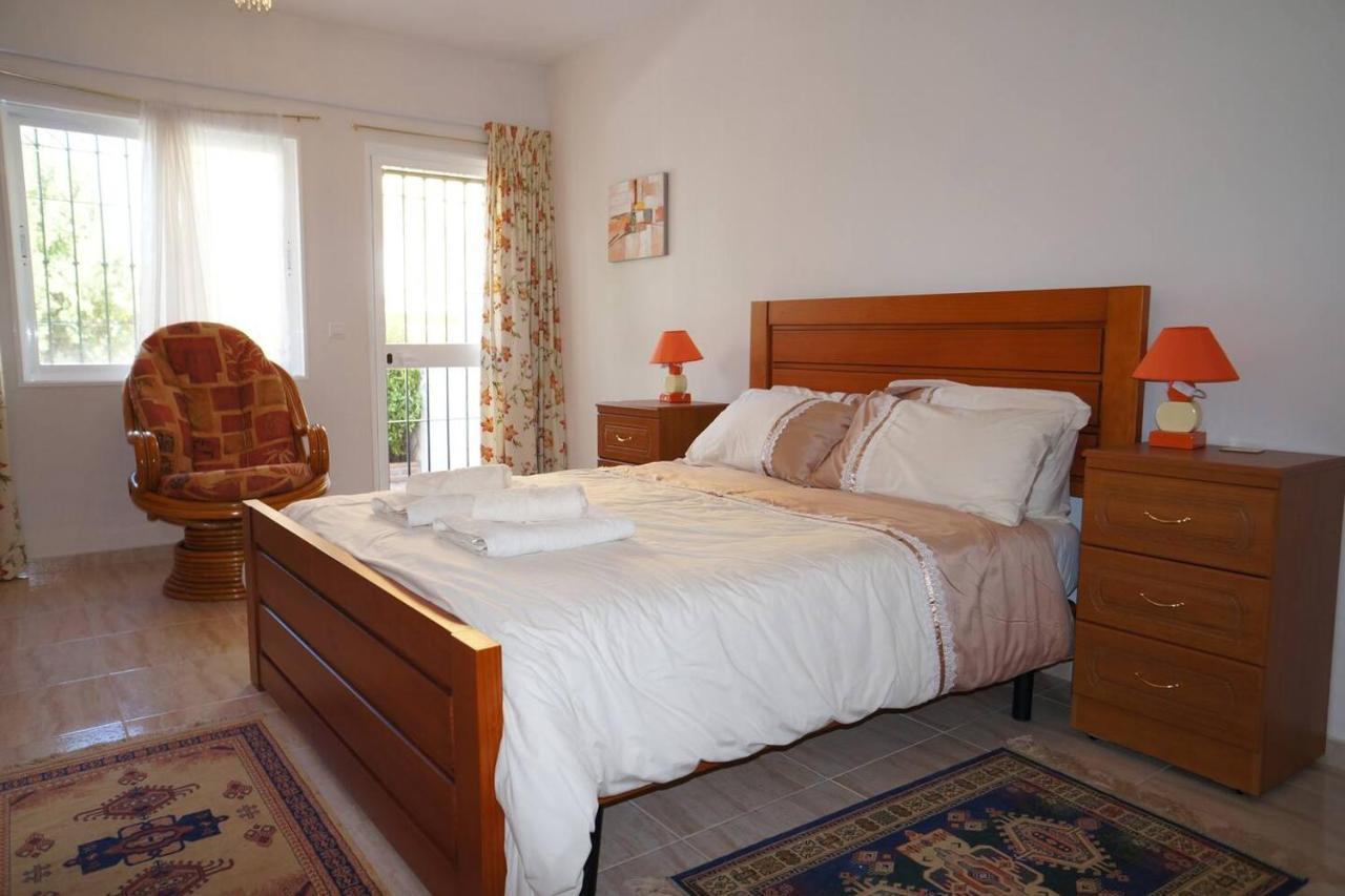 Vinamar Villa Нерха Екстериор снимка